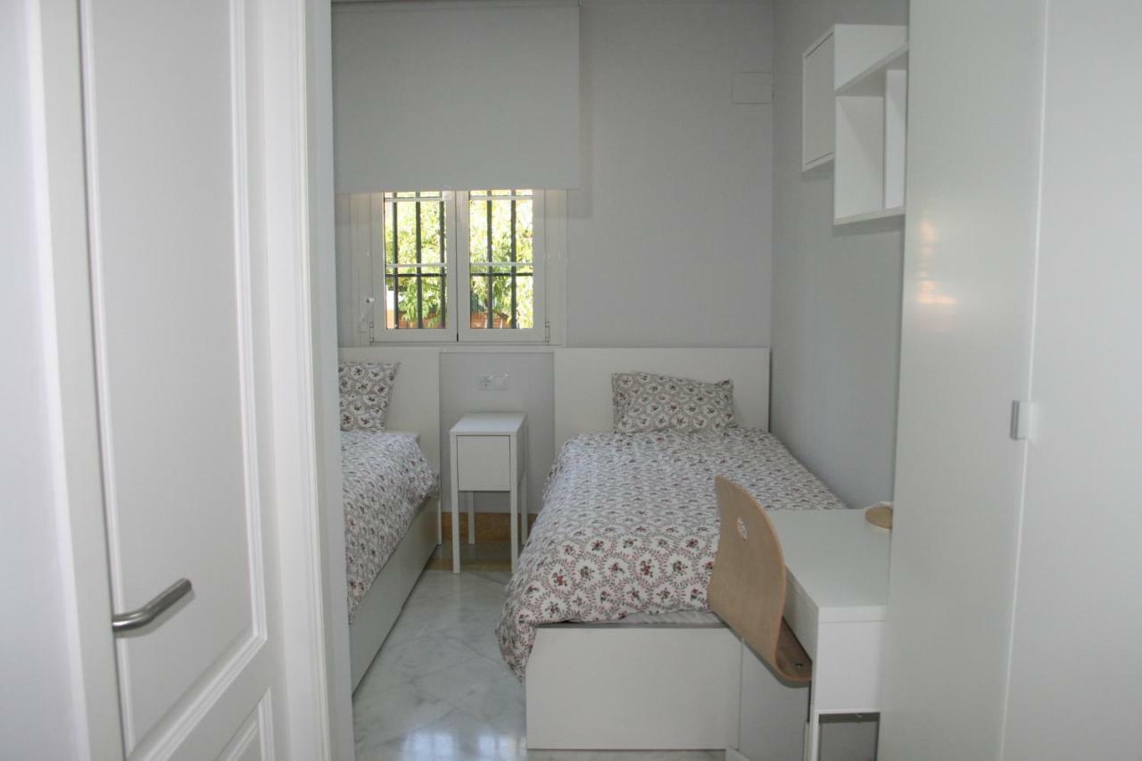 Colegio Mayor Careu - Women Only - University Community 세비야 외부 사진